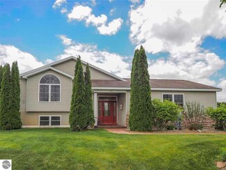 1401 Duke Hollow, Traverse City, MI 49696