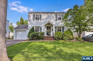 101 Hillcrest Dr, Dumont, NJ 07628