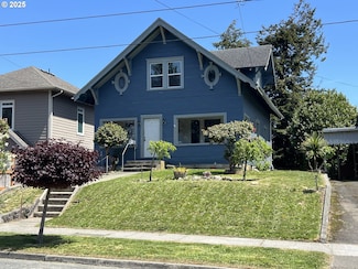2517 Liberty St, North Bend, OR 97459