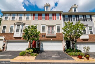 8124 Harper Valley Ln Unit 27, Falls Church, VA 22042