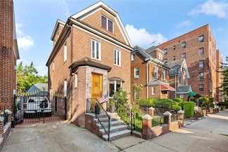 33-39 84th St, Jackson Heights, NY 11372