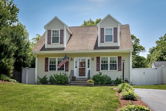 86 Lakeshore Dr, Bellingham, MA 02019