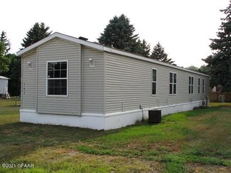 105 W 5th Ave N, Cavalier, ND 58220