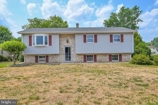 2713 Willapa Dr, Dover, PA 17315