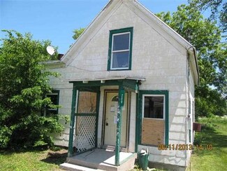 209 S 4th St, Kentland, IN 47951