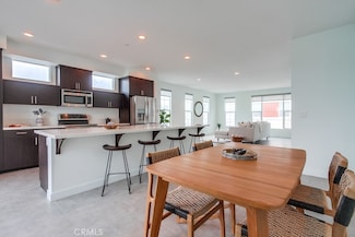 2015 Placentia Ave, Costa Mesa, CA 92627