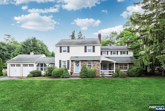 821 E Glen Ave, Ridgewood, NJ 07450