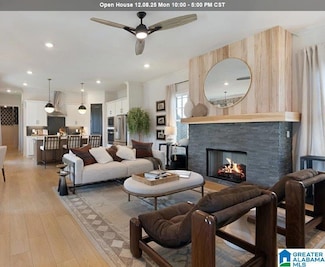 6107 Lynton Dr, Hoover, AL 35244