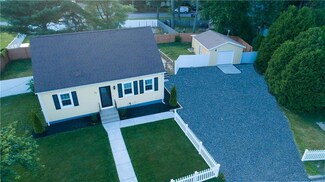 33 Silverwood Ln, West Warwick, RI 02893