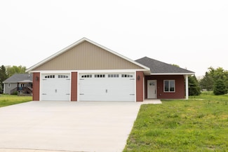 619 6th St, West Concord, MN 55985