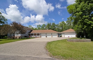17425 Northwood Dr, Paynesville, MN 56362