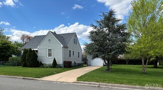 33 Irving St, Edison, NJ 08817