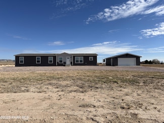 26827 N Chicory Way, Paulden, AZ 86334