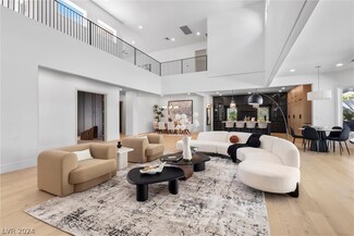 701 Canyon Greens Dr, Las Vegas, NV 89144