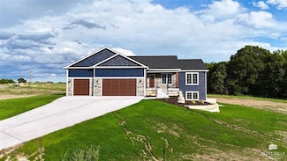 14226 Prairie W, Wamego, KS 66547