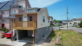 135 Haven Ave, Staten Island, NY 10306