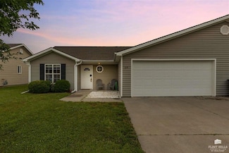 517 Stonedale Dr, Manhattan, KS 66503