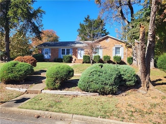 5101 Coltsfoot Rd, Greensboro, NC 27455