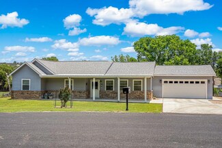 935 Monroe Dr, Kerrville, TX 78028