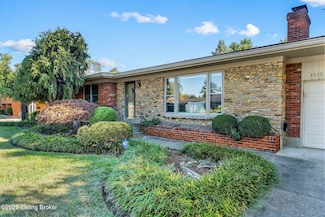 1515 Vivian Ln, Louisville, KY 40205