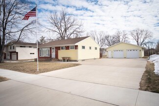 536 Oak St N, Sauk Centre, MN 56378