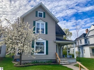 314 E Chapin St, Cadillac, MI 49601