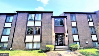 9737 Kings Crown Ct Unit 102, Fairfax, VA 22031