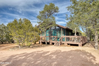 2273 Trail Cir, Overgaard, AZ 85933