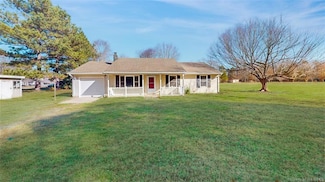 5069 Fletcher Rd, Gloucester, VA 23061