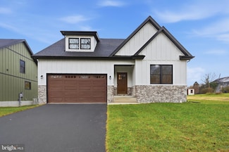 1035 Putnam St, Harpers Ferry, WV 25425