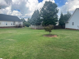 915 Thunder Gulch Dr, Boiling Springs, SC 29316