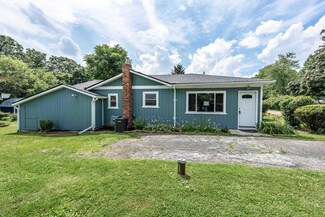 955 Lucille Dr, Wolverine Lake, MI 48390