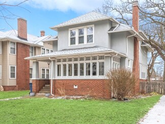 923 N County St, Waukegan, IL 60085