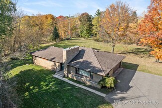 2647 Moerland Dr NW, Grand Rapids, MI 49504