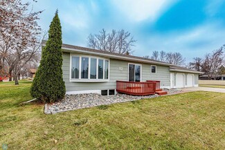 112 3rd Ave SE, Gwinner, ND 58040
