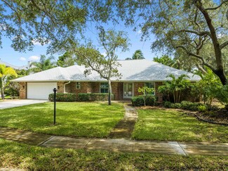 574 Hummingbird Dr, Indialantic, FL 32903