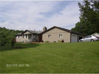 296 Johnetta Rd, Vandergrift, PA 15690