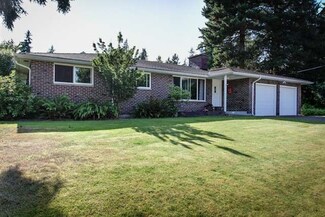 110 Golden Gate Ave, Fircrest, WA 98466