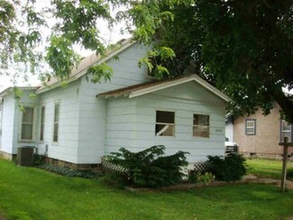 68450 Clinton St, New Paris, IN 46553