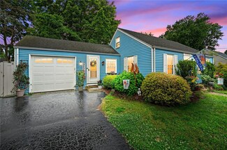 26 Maplehurst Ave, Warwick, RI 02889