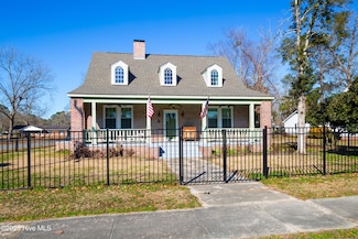 502 W Roseboro St, Roseboro, NC 28382