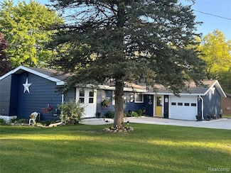 3301 W Huckleberry Trail, Farwell, MI 48622