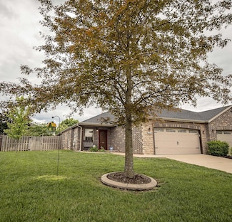 824 E Crystal Ave, Nixa, MO 65714