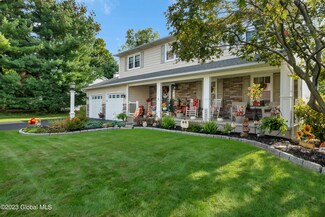 8 Carriage Rd, Rensselaer, NY 12144