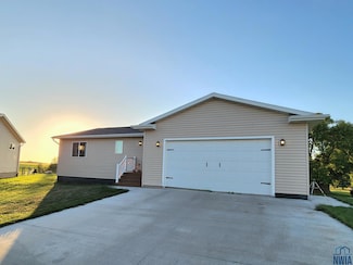 501 Sunset Ct, Rock Rapids, IA 51246