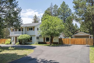 56699 Lunar Dr, Bend, OR 97707