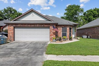 126 Country Garden Ln, Lafayette, LA 70507