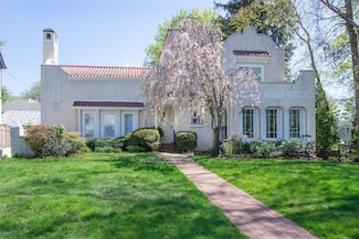 228 Hudson St, Pelham, NY 10803