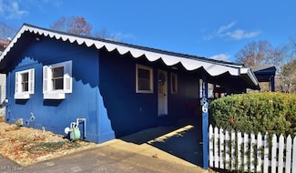 1186 Lincoln St SW, Sherrodsville, OH 44675