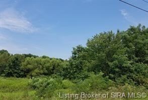 329 E Cutshall Rd, Austin, IN 47102